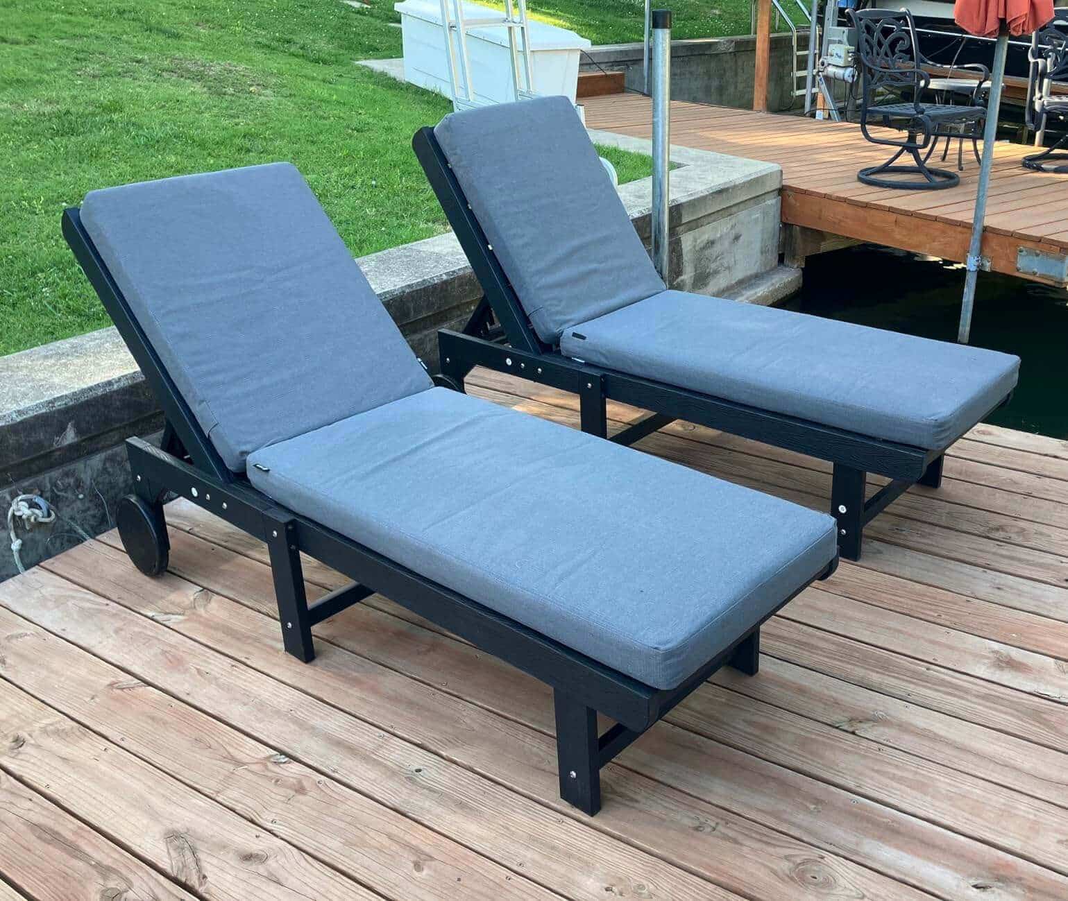 outdoor lounge chairs with Favoyard waterproof cushions