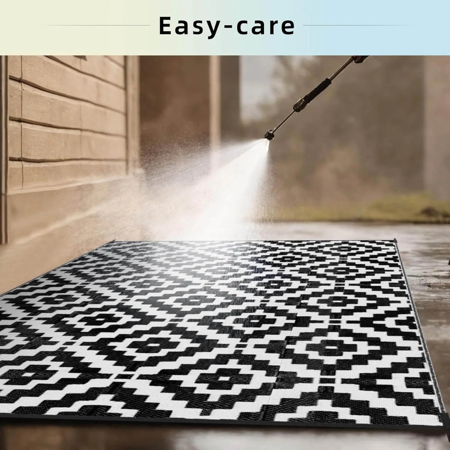 Black and white patterned Favoyard rug with easy care